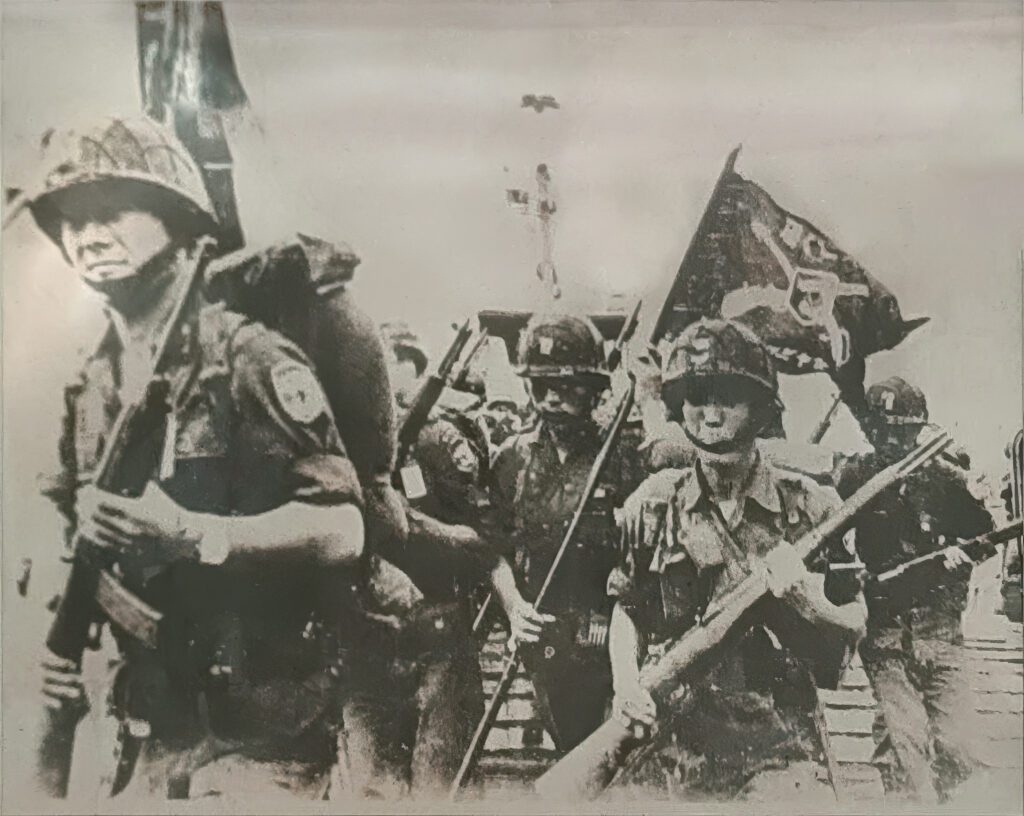 quân đội Nam Triều Tiên đổ bộ lên cảng Quy Nhơn 1965 mở đầu cho việc can dự vào cuộc chiến tranh ở miền nam Việt Nam